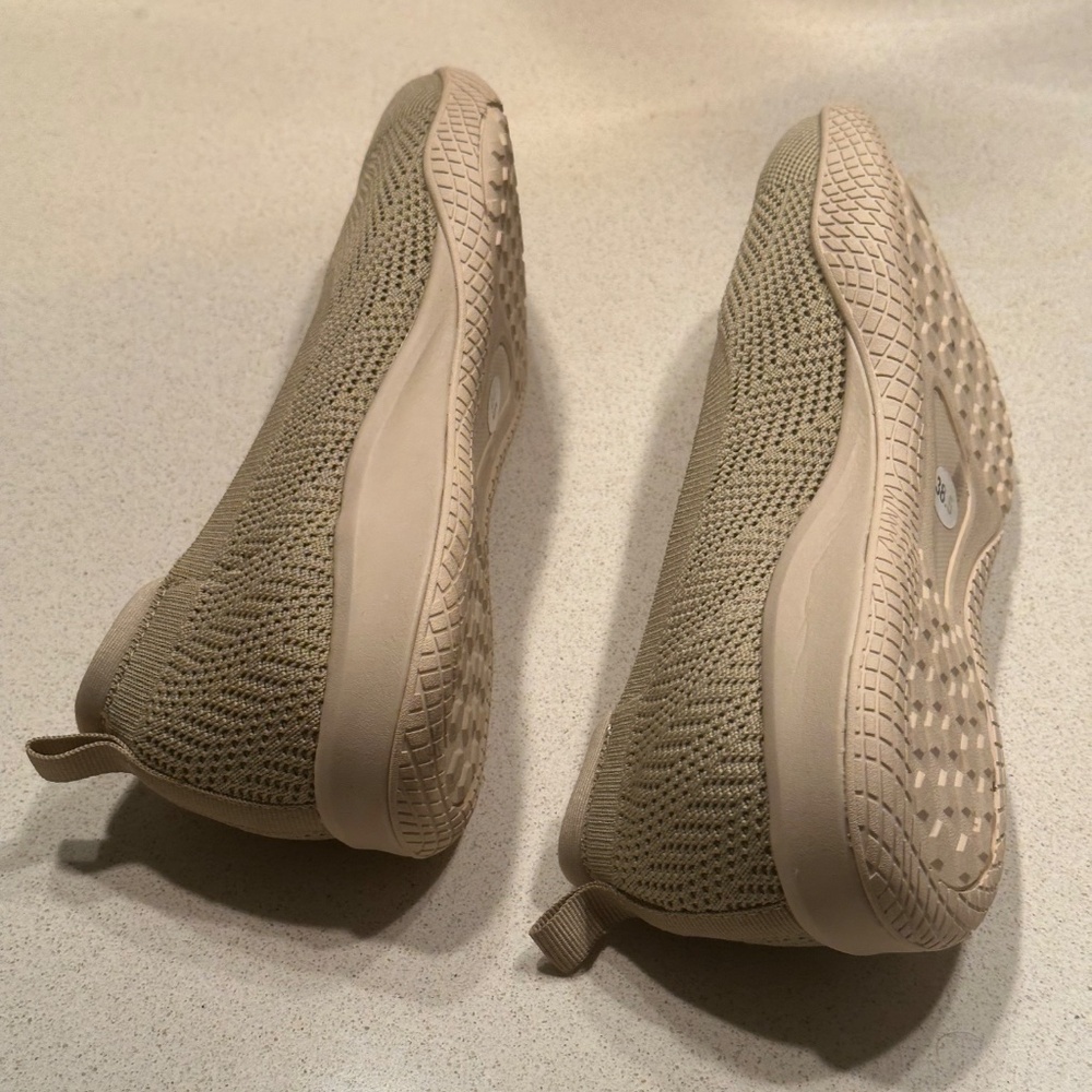 Shoes - Picture 5 of 7